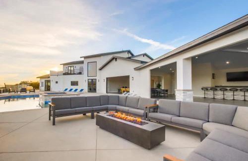 El Cajon House | Family-Friendly Resort with Pool and Pet Amenities