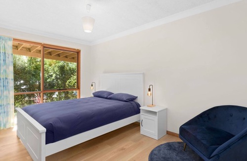 Lilli Pilli House | Tranquil Haven Steps from the Beach with Ocean Views