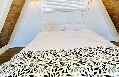 East Tawakoni House | Serene Retreat A-Frame with Lakeview