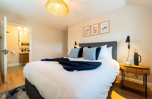 Dingle House | Tranquil Family-Friendly Stay at Serene Retreat Dingle