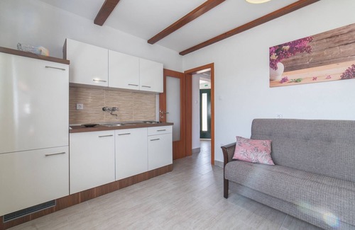 Klis House | Serene Retreat Holiday Home with Pool - Two Bedroom Holiday Home