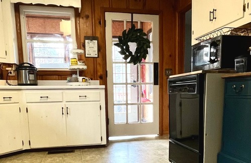 Millerville House | Tranquil Getaway by Cheaha State Park with Pet-Friendly Perks
