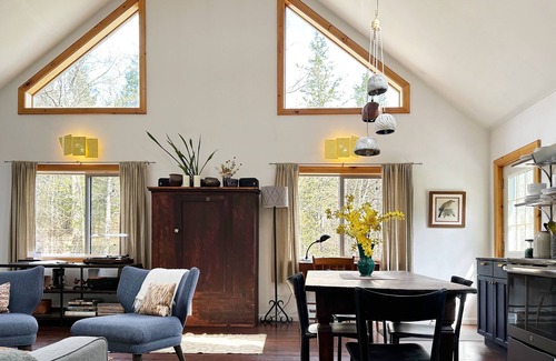 Phoenicia House | Tranquil Streamside Escape: Pet-Friendly & Near Skiing