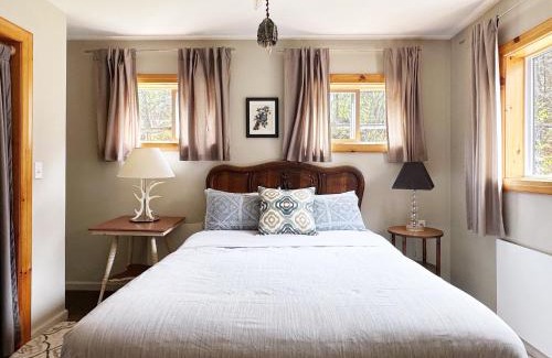 Phoenicia House | Relaxing Streamside Haven for Families and Pets