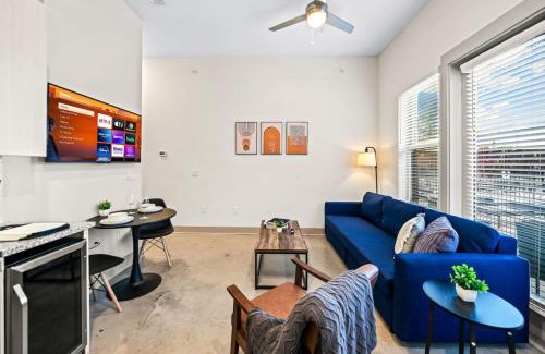 Fort Worth Apartment | Serene Retreat Pool 2 Min to TCU