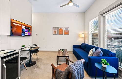 Fort Worth Apartment | Serene Retreat Pool Access 2 Min Walk to TCU