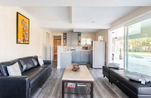 Hillsborough House | Tranquil Escape: Indulge in Luxury Near San Francisco