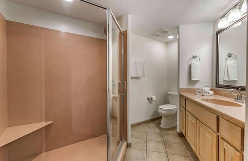 West Sedona Hotel | Serene Retreat with Outdoor Pool, Free Parking, Hiking Trails Nearby!