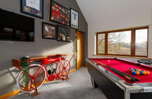 Netley House | Riverside Retreat: Family-Friendly 6BR Getaway in Curdridge