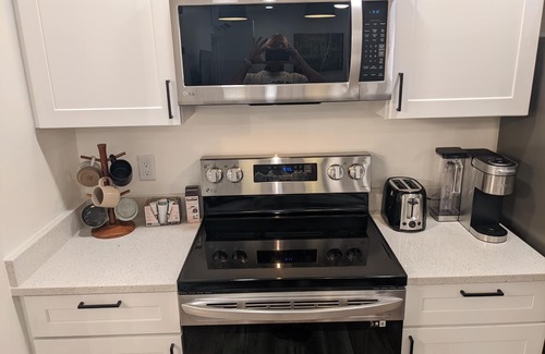 South Jordan Apartment | Peaceful Riverton Studio with Mountain Views & Hot Tub