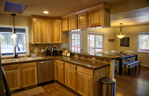 Colorado Springs House | Romantic Chalet Retreat with Lake Views & Pet-Friendly Amenities