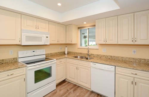Glen Oaks Villa | Relaxing Sarasota Retreat with Pool, Spa & Breakfast