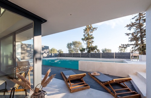 Nea Iraklia Villa | Tranquil Seafront Villas with Ocean Views and Pools