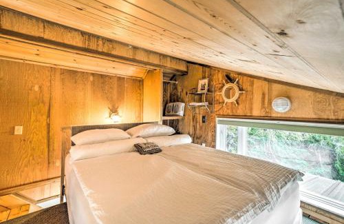 Seldovia House | Cozy Seldovia Cabin with Pet-Friendly Amenities