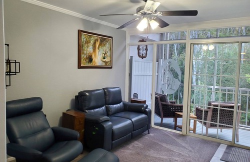Lutz Apartment | Tranquil Retreat: Guest Rated 9.8 with Delicious Breakfast