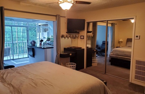 Lutz Apartment | Tranquil Retreat: Guest Rated 9.8 with Delicious Breakfast