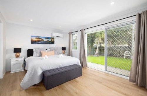 Southport House | Relaxing Southport Retreat Steps from Beach and Shops