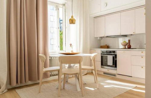 Toolo Apartment | Serene Studio Retreat in Töölö