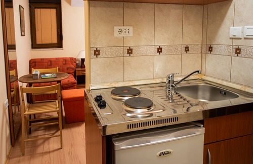 Kolasin Apartment | Relaxing Studio Retreat with Balcony & Gym in Kolasin