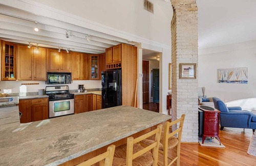 Hillsmere House | Historic Annapolis Home with Waterfront Views & Pool Access