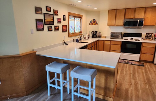 Tacoma Apartment | Tranquil Oceanfront Suite with Spa and Stunning Views