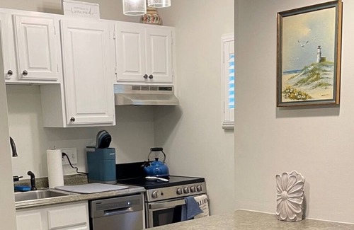 Norwich Villa | Relaxing Getaway at Serene Villa Azul - Spa & Pool Access