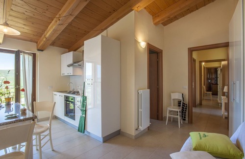 Pergola Villa | Pet-Friendly Paradise at Belvilla by OYO Casa Volpara