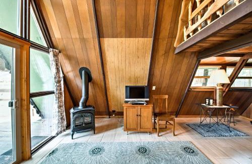 Packwood House | Peaceful Washington Retreat with Deck & Mountain Views