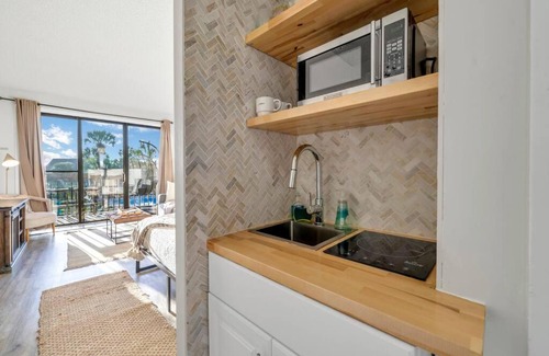 Fort Walton Beach House | Inviting Waterfront Studio in Fort Walton Beach, Rated 9/10