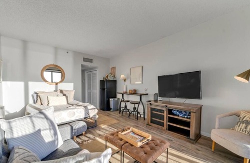 Fort Walton Beach House | Inviting Waterfront Studio in Fort Walton Beach, Rated 9/10