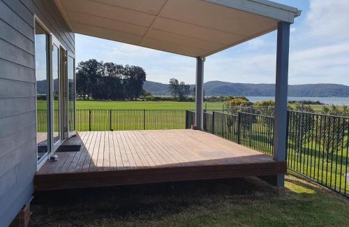 Saratoga House | Relaxing Waterfront Guesthouse with Amazing Views & Vibes