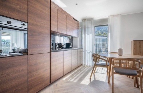 Wiedikon Apartment | Cozy Wiedikon 1BR with Storage & W/D, Close to Transport