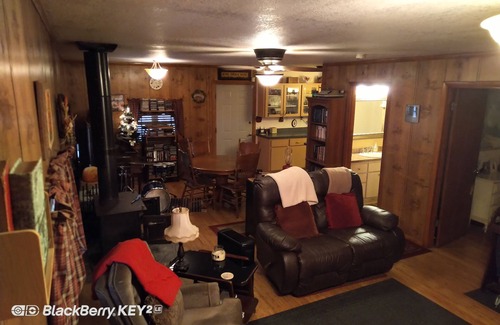 Sylva House | Tranquil Hotel with Creek and Ocean View Amenities