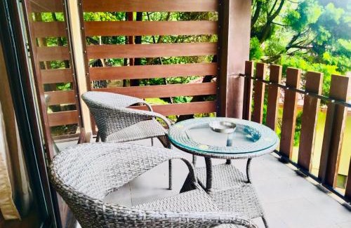 Stuart Hill House | Relax at Serene Woods - Family-Friendly with Top Amenities