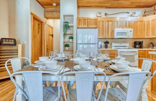 Anacortes House | Serenely Rustic Cabin Haven near Whistle Lake in Washington