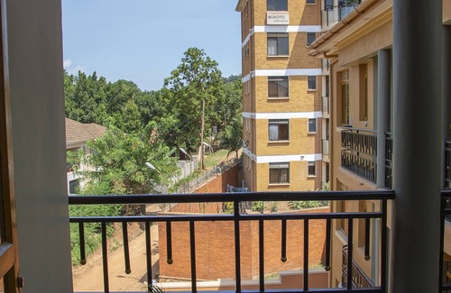 Kampala Apartment | Inviting Sereneville: 1-Bedroom Apartment with Breakfast