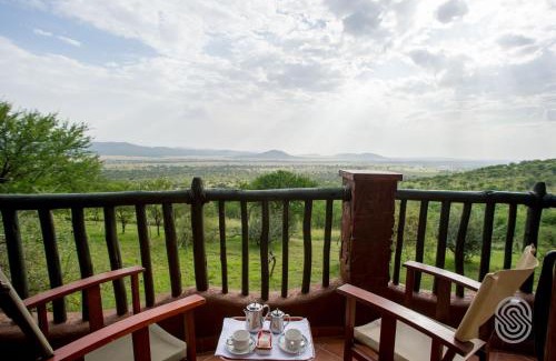 Serengeti National Park Cabin | Experience Adventure at Serengeti Serena Safari Lodge