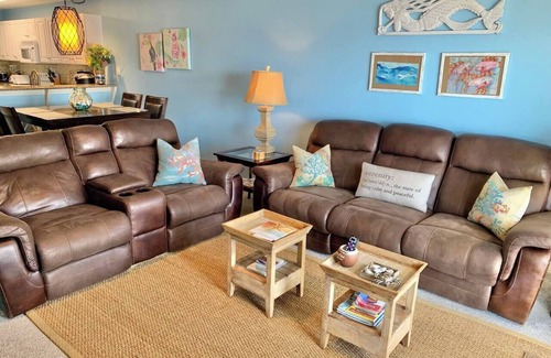 Innerarity Townhomes House | Serenita Ora: Quiet Waterfront Unit with 2 Kayaks!