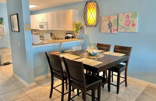 Innerarity Townhomes House | Serenita Ora: Quiet Waterfront Unit with 2 Kayaks!