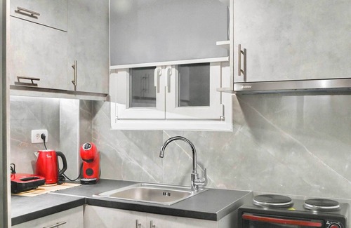 Kamari Apartment | Seaward: Family-Friendly Retreat with Ocean Views