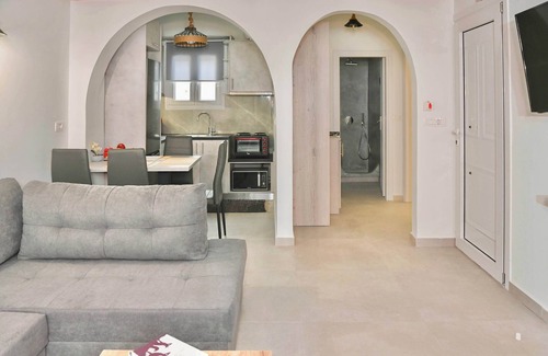 Kamari Apartment | Seaward: Family-Friendly Retreat with Ocean Views