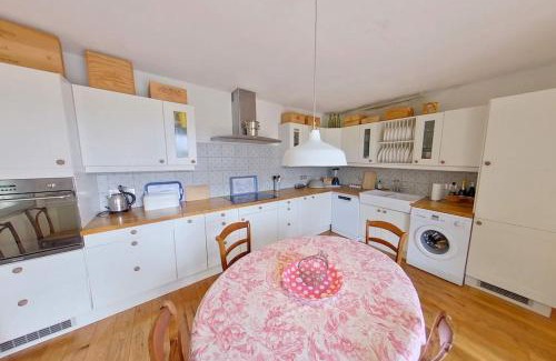 Neffies House | Discover Serenite: Villa with Private Pool near Pezenas