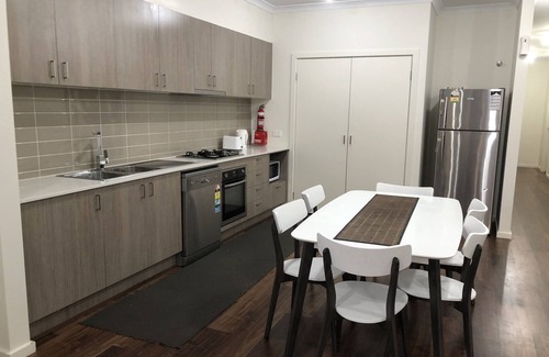 Pakenham House | Perfect Retreat at Serenity 11 - Family-Friendly & Accessible