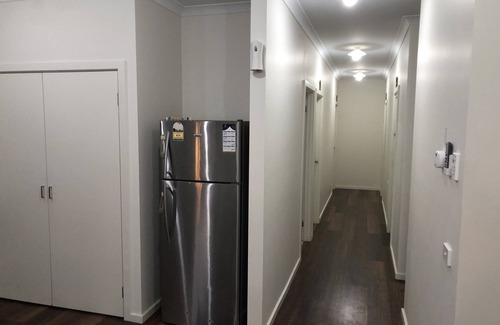 Pakenham House | Perfect Retreat at Serenity 11 - Family-Friendly & Accessible