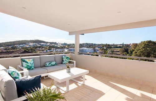 Forster House | Unwind at Serenity 48 Karloo Street - Guest Rated 10/10