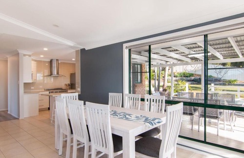 Forster House | Unwind at Serenity 48 Karloo Street - Guest Rated 10/10