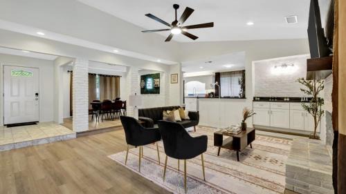 Plano House | Pet-Friendly Serenity 4BR Haven with Lagoon Pool Retreat