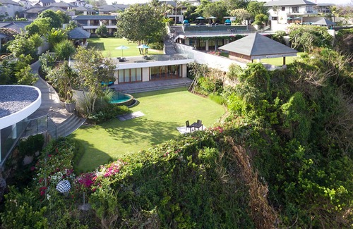 Kutuh Villa | Elegant 5-Star Villa Markisa with Pool & Ocean Views