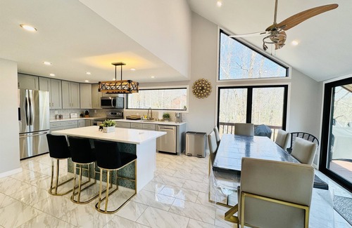 Forestburgh Ski Chalet | Serene Lakefront Retreat with Hot Tub, Dock & Kayaks