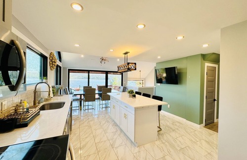 Forestburgh Ski Chalet | Serene Lakefront Retreat with Hot Tub, Dock & Kayaks